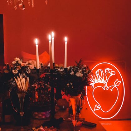 LED neona logo LOVEMEFOREVERVINTAGE